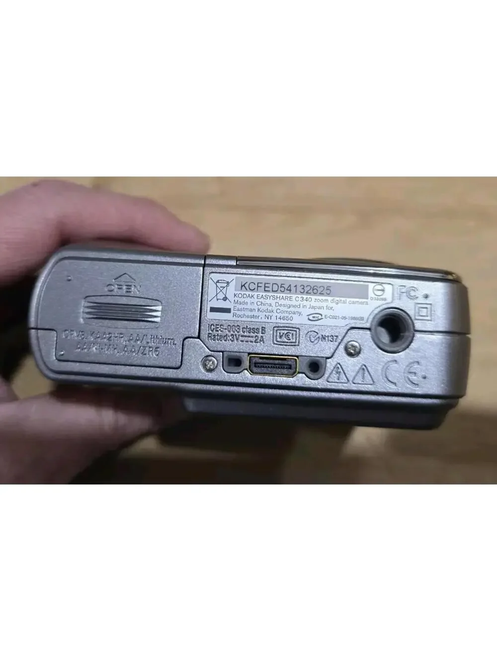 Kodak EasyShare C340 5MP Digital Camera 3x Zoom Silver PARTS Or Repair